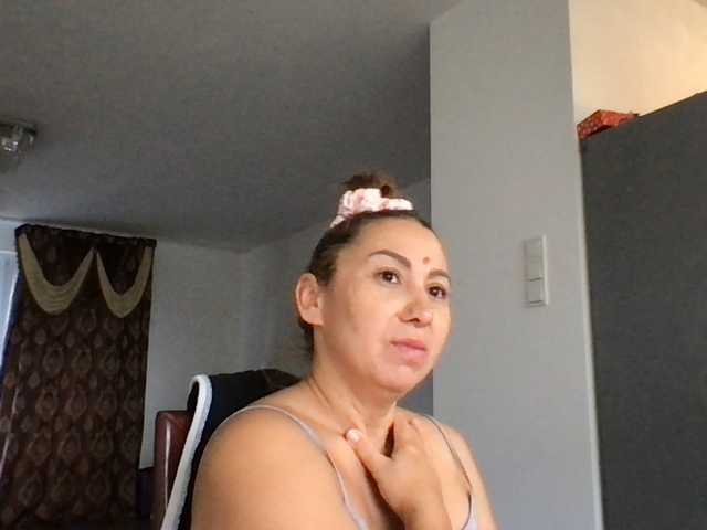 FunyandCrazyU live cam preview
