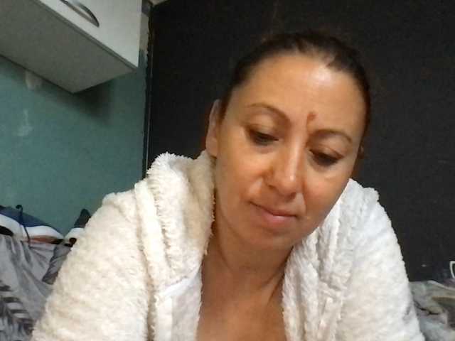 le modèle FunyandCrazyU est en webcam porno dans un show sur le site bongacams, il possède les tags suivants: White/Caucasian,Redhead,Hairy