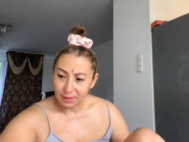 FunyandCrazyU live cam preview