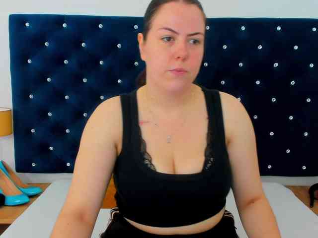 Evahorny's cam show statistics and live stream