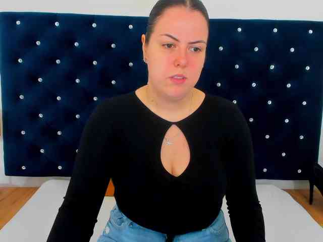 Model: EvaHorny