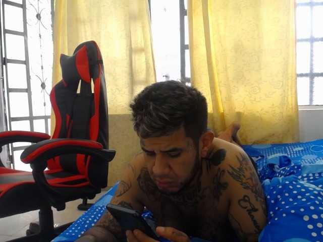 allisonbaby's BongaCams show and profile