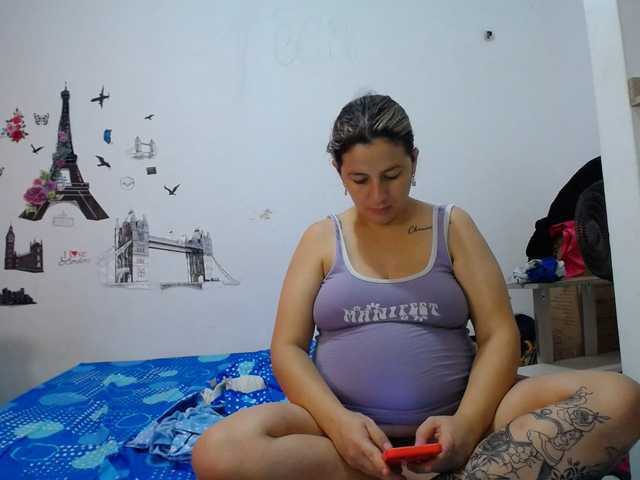 allisonbaby's BongaCams show and profile