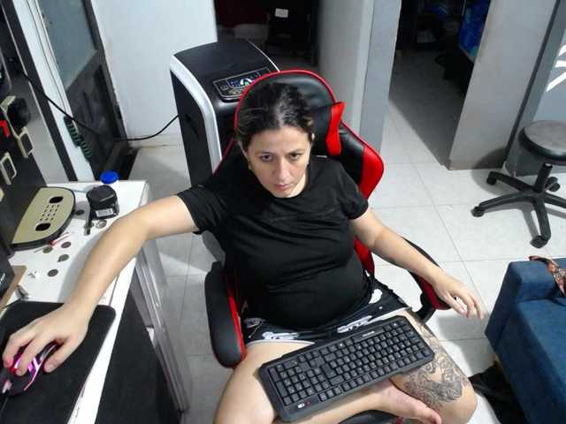 allisonbaby live cam on BongaCams