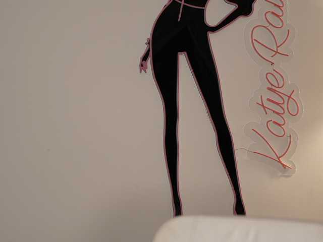 katyerave live cam on BongaCams