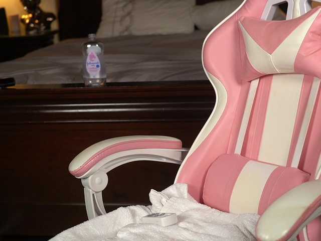 katyerave live webcam show