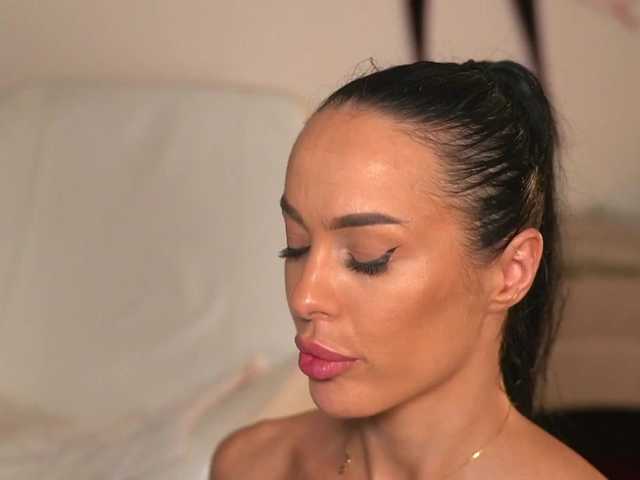 katyerave live cam on BongaCams