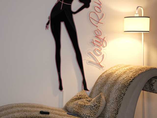 katyerave live cam on BongaCams