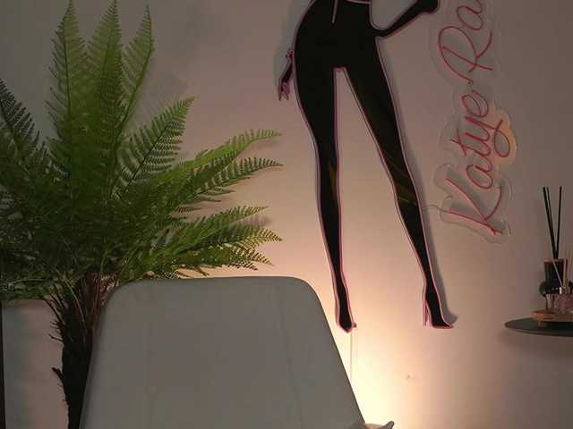katyerave live cam on BongaCams