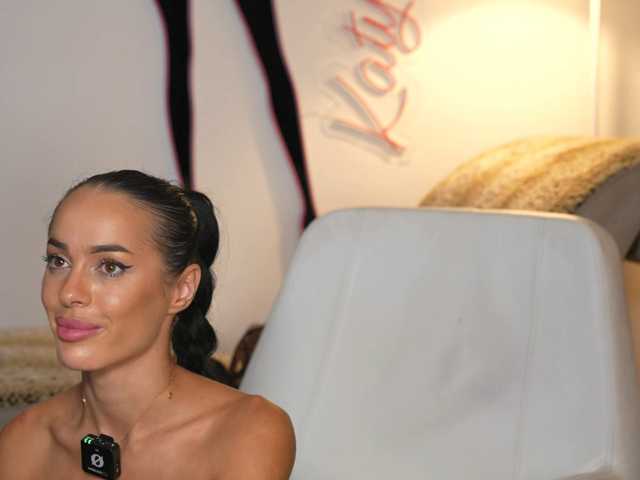 katyerave, live now on BongaCams