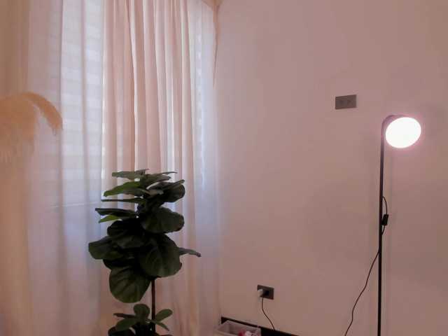 LiaPearce live cam on BongaCams