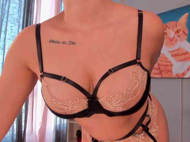 LiaPearce webcam