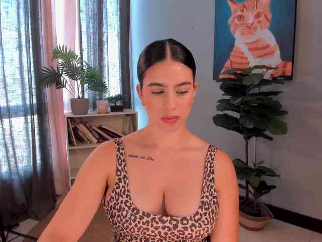 LiaPearce Live Webcam on BongaCams