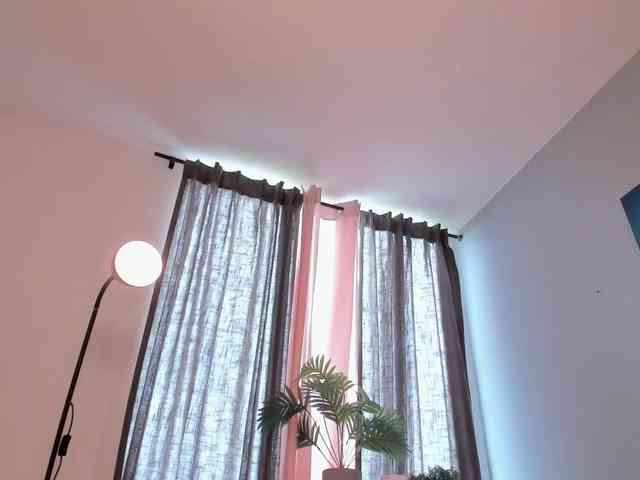 LiaPearce webcam