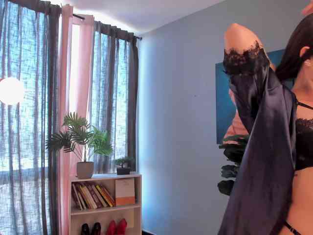 LiaPearce webcam
