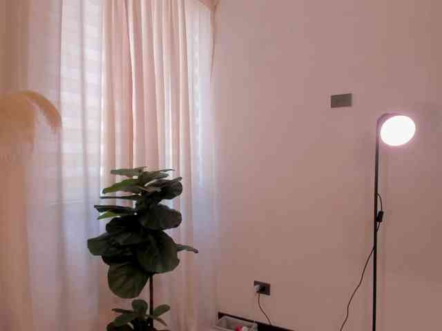 LiaPearce webcam