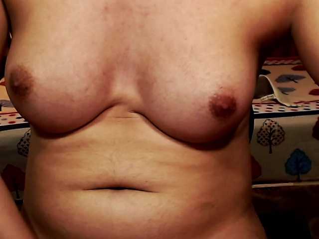 MsFamousCock live cam