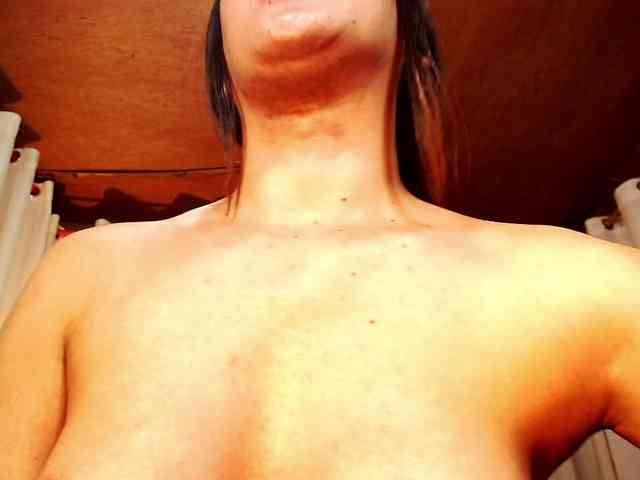MsFamousCock Live Webcam on BongaCams