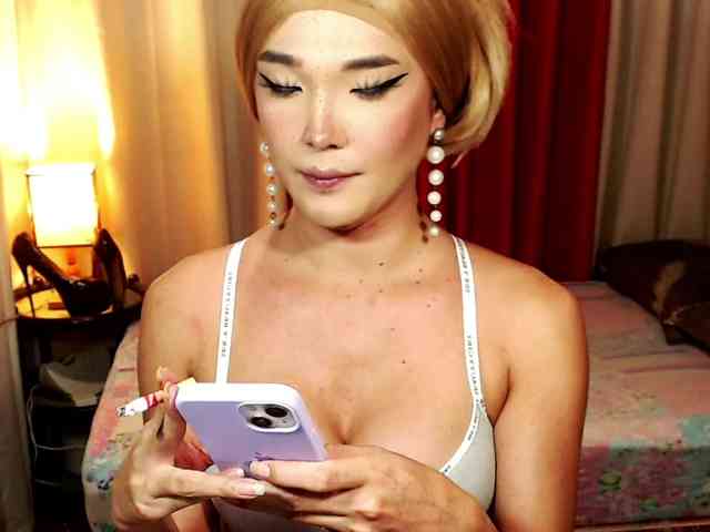 MsFamousCock Sex Cam Show