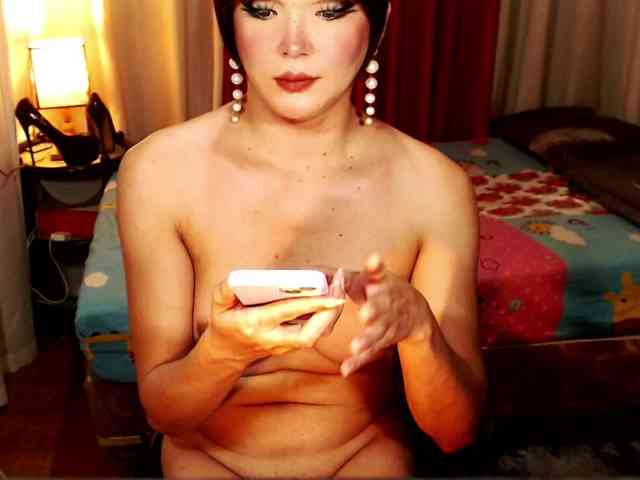 MsFamousCock Sex Cam Show