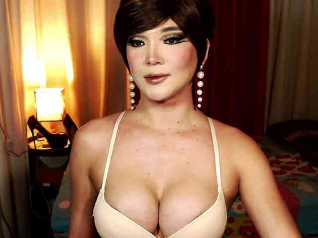 MsFamousCock Sex Cam Show