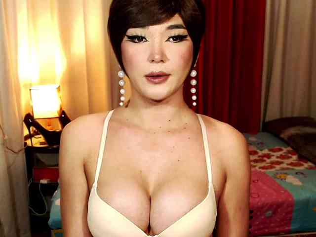 MsFamousCock Sex Cam Show