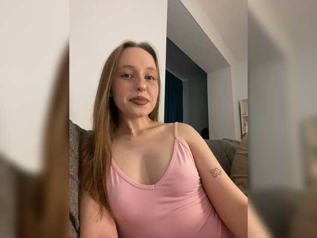 PeachPie live cam on BongaCams
