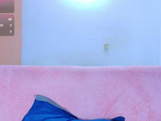 isabelle-adj1 live cam on BongaCams