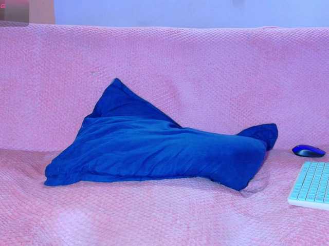 isabelle-adj1 live cam on BongaCams