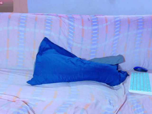 isabelle-adj1 live cam on BongaCams