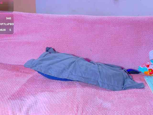 isabelle-adj1 webcam