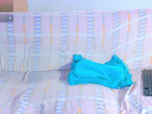 isabelle-adj1 webcam