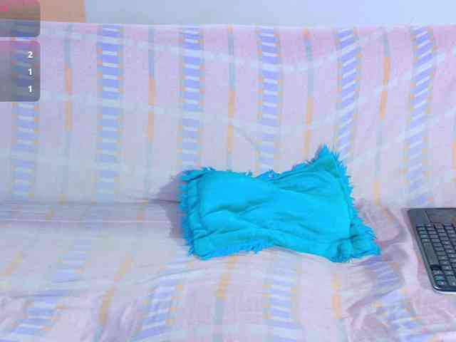 isabelle-adj1 webcam