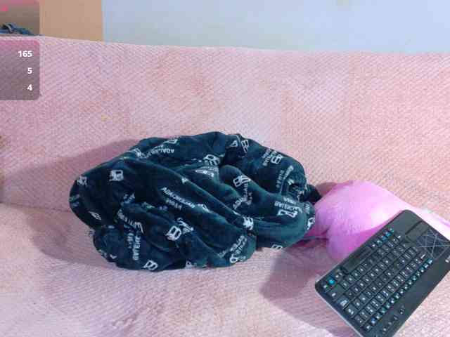 isabelle-adj1 webcam