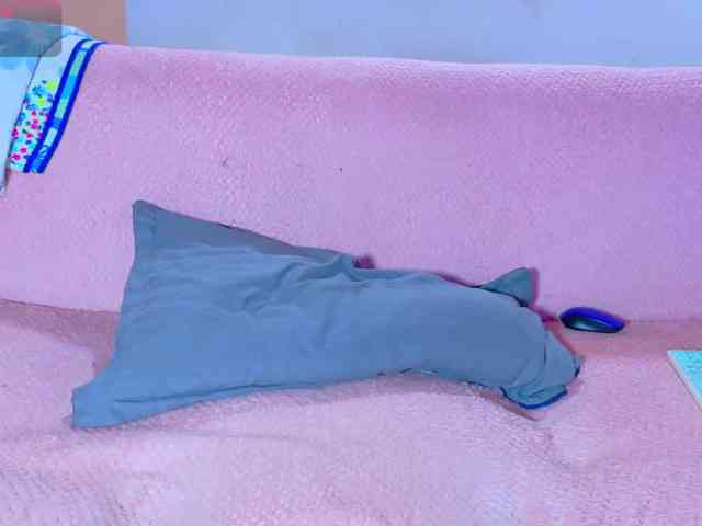 isabelle-adj1 webcam