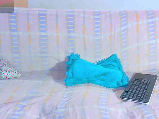 isabelle-adj1 webcam