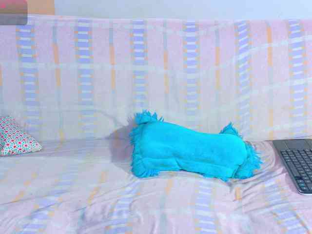 isabelle-adj1 webcam