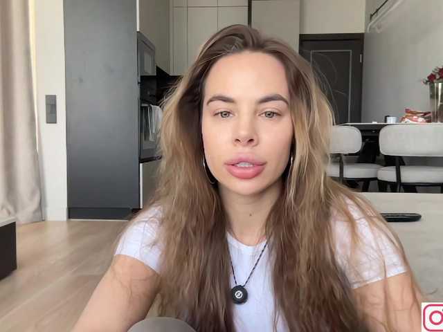 diffgirls1-1's BongaCams show and profile