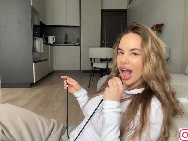 diffgirls1-1's BongaCams show and profile