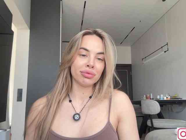 diffgirls1-1 Live Webcam on BongaCams