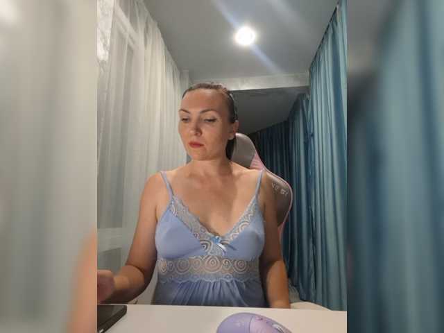 DIVORA live cam on BongaCams