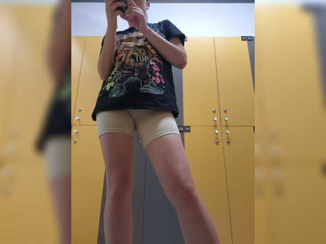 DIVORA live cam on BongaCams