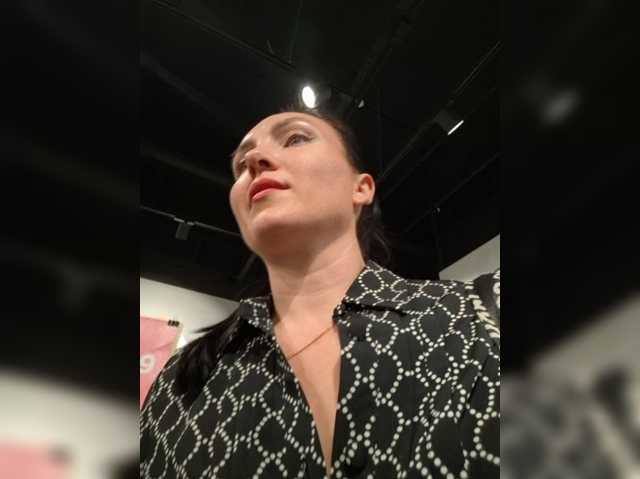 DIVORA live cam on BongaCams