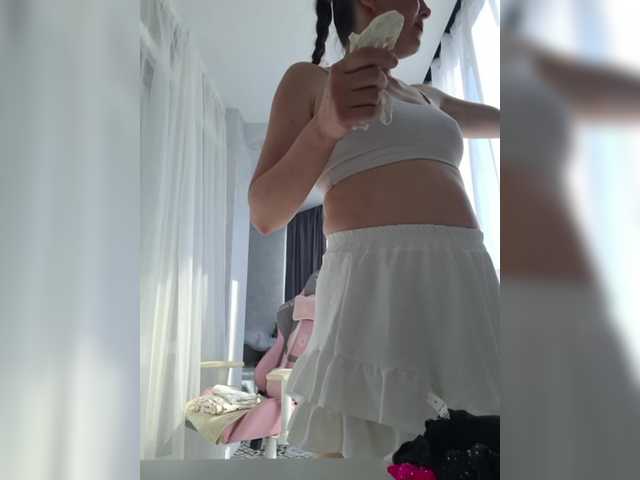 DIVORA live cam on BongaCams