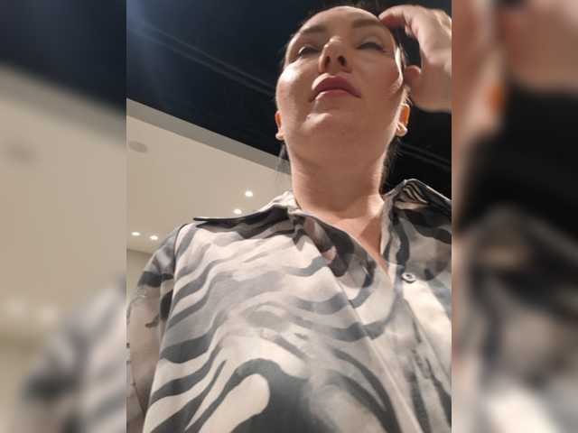 DIVORA live webcam show