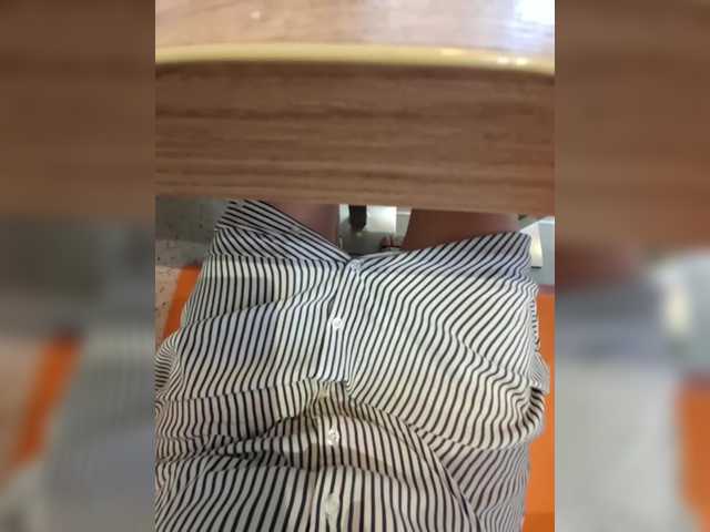 DIVORA live cam on BongaCams