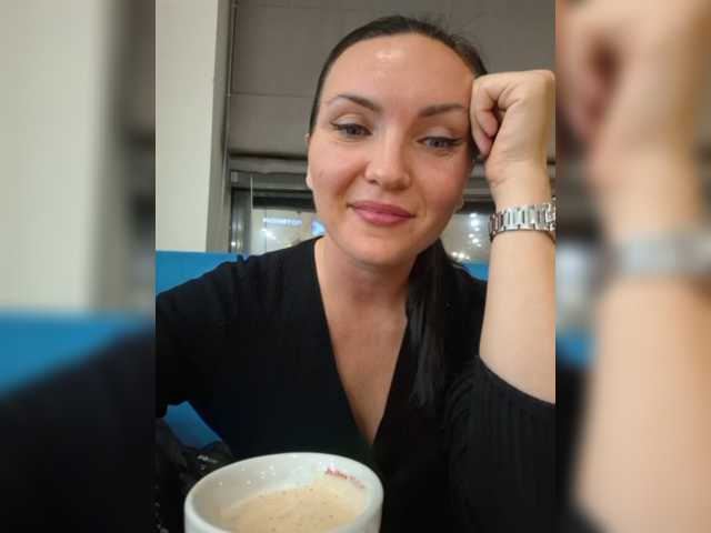 DIVORA live cam on BongaCams