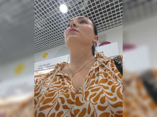 DIVORA, live now on BongaCams