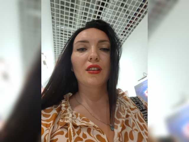 DIVORA live cam on BongaCams