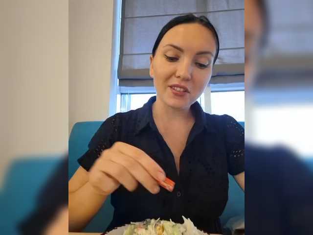 DIVORA live cam on BongaCams